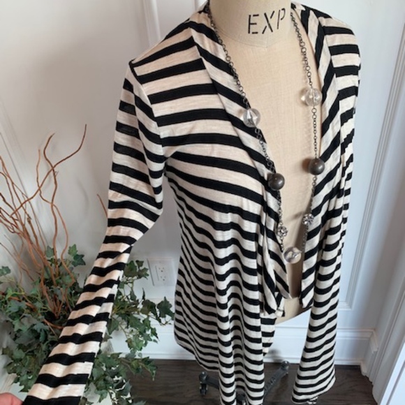 THX Women's Striped Knit Shrug - Picture 3 of 8